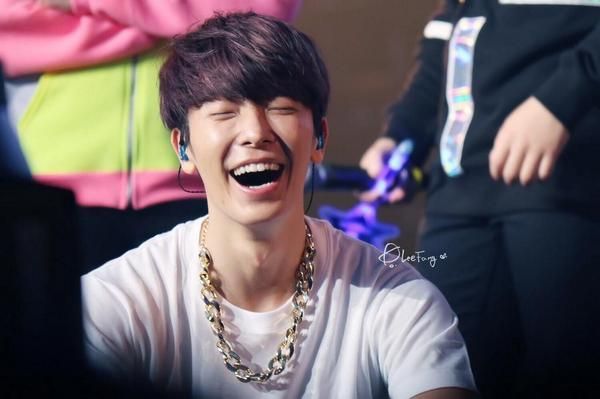donghaeasotter's tweet photo. pls retweet this to help spread and start up this account💙
#Donghae https://t.co/oRQIUMzNey