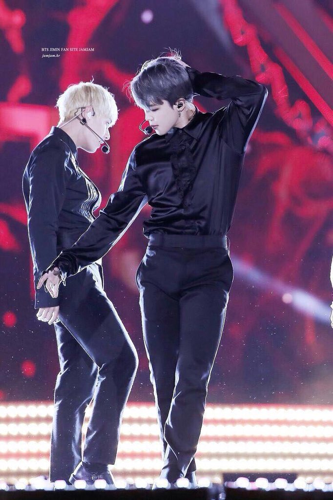 Everyone has body lines. They extend from the tips of your fingers to the tips of your toes and include everything in between. The idea in dance is to seamlessly connect these lines together in a fluid picture, with no jutting limbs or awkward angles.  #JIMIN  @BTS_twt