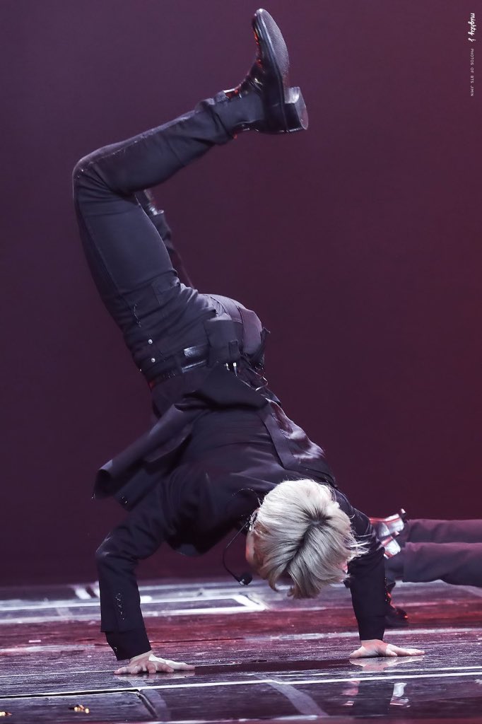 The way a dancer’s leg extends from the hip down to the foot creates a line. In the pictures here, you can see the turnout out of Jimin’s right leg and the way the body line curves beautifully from his head to his back and throughout his leg in attitude.  #JIMIN  @BTS_twt