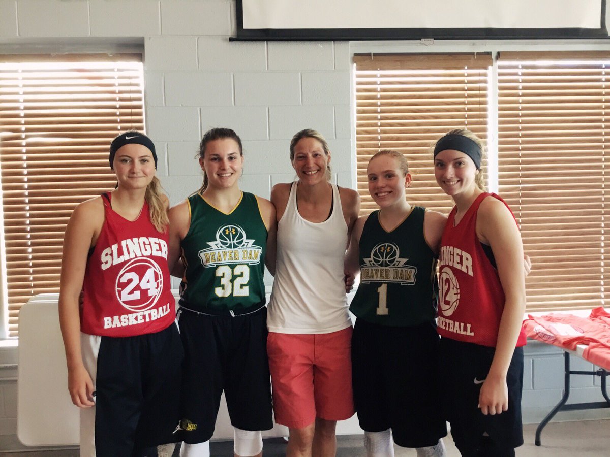 BariumbyDeForge's tweet photo. Congratulations to these 4 girls on a great weekend at the Varsity Invitational Tournament. Rivals for the weekend, but always true teammates! #Barium #Family https://t.co/SQ0020G7w1
