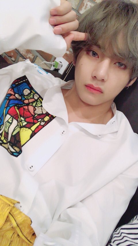 haruharu_w_bts's tweet photo. TAEHYUNG
16.07.2018 
✎ Hello!

Thanks for giving us a million! 
We all know what purple means, right?Purple is the last color of the rainbow! It means that we will love and trust each other for the rest of our lives forever!! 💜 That’s why, I purple you. https://t.co/jD6Jr7t7vQ