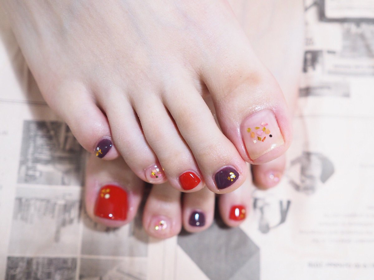 Nail Yumihari บนทว ตเตอร 暖かな夏の日 大人オレンジとレトロなボルドーにキラキラを 7500円です Nail ネイル ネイルデザイン ショートネイル ナチュラルネイル ニュアンスネイル 夏ネイル シンプルネイル クリアネイル Gelnail フットネイル