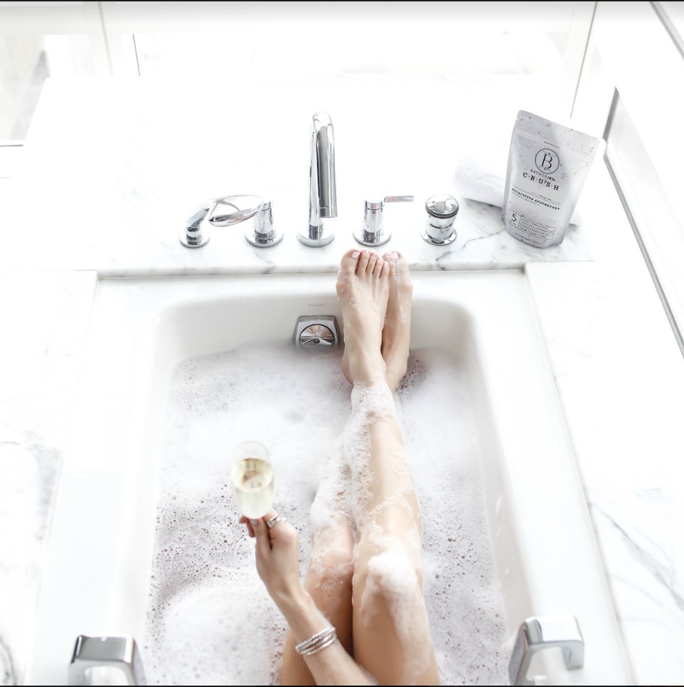 Bathorium's tweet photo. Take some time and relax with your C∙R∙U∙S∙H 😉🛁 https://t.co/2kNHb1m12i