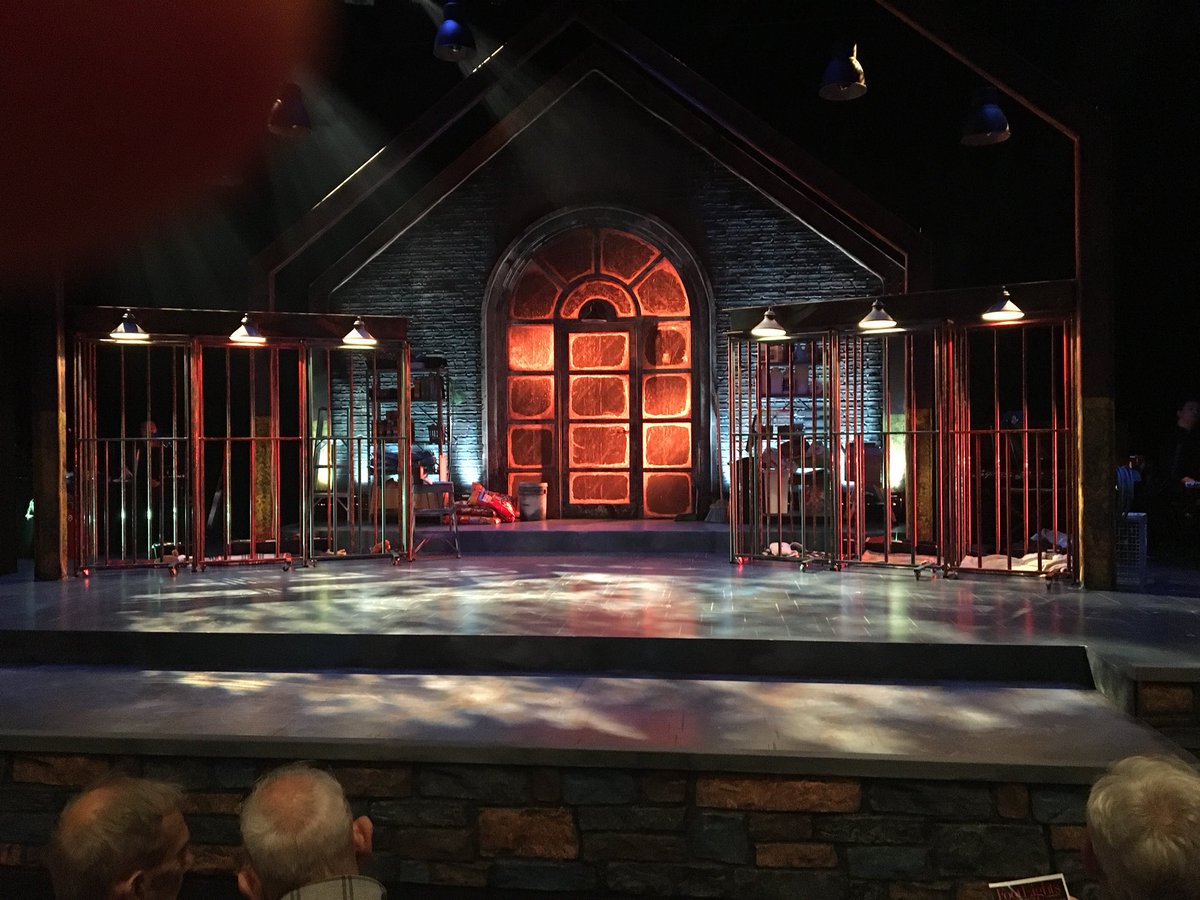 TinPanLA's tweet photo. Opening night of @mutthouseLA at the @KDT! #Musicals #LATHTR #MuttHouse https://t.co/X0vaDMHspg