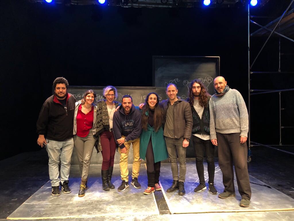 manudasil's tweet photo. Este equipazo hace #Serhumana en @tractatusteatro ❤️ un trabajo impresionante de @Angie_Onia dirigido por @doce12monos 👏🏻👏🏻👏🏻👏🏻 los quiero y admiro! Qué lindo disfrutar de su trabajo otra vez! https://t.co/co54zlA6yE