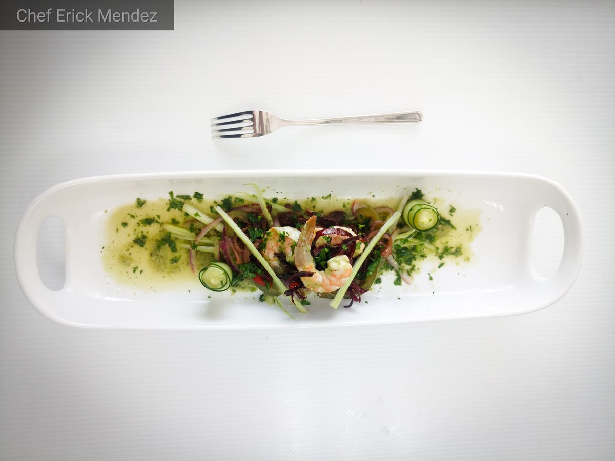 ChefErickMendez's tweet image. Aguachile de camarón con caviar de habanero 🦐 🌶

#chef #iamchef #gastronomia #mexico #today #new #gourmet #molecular #aguachile