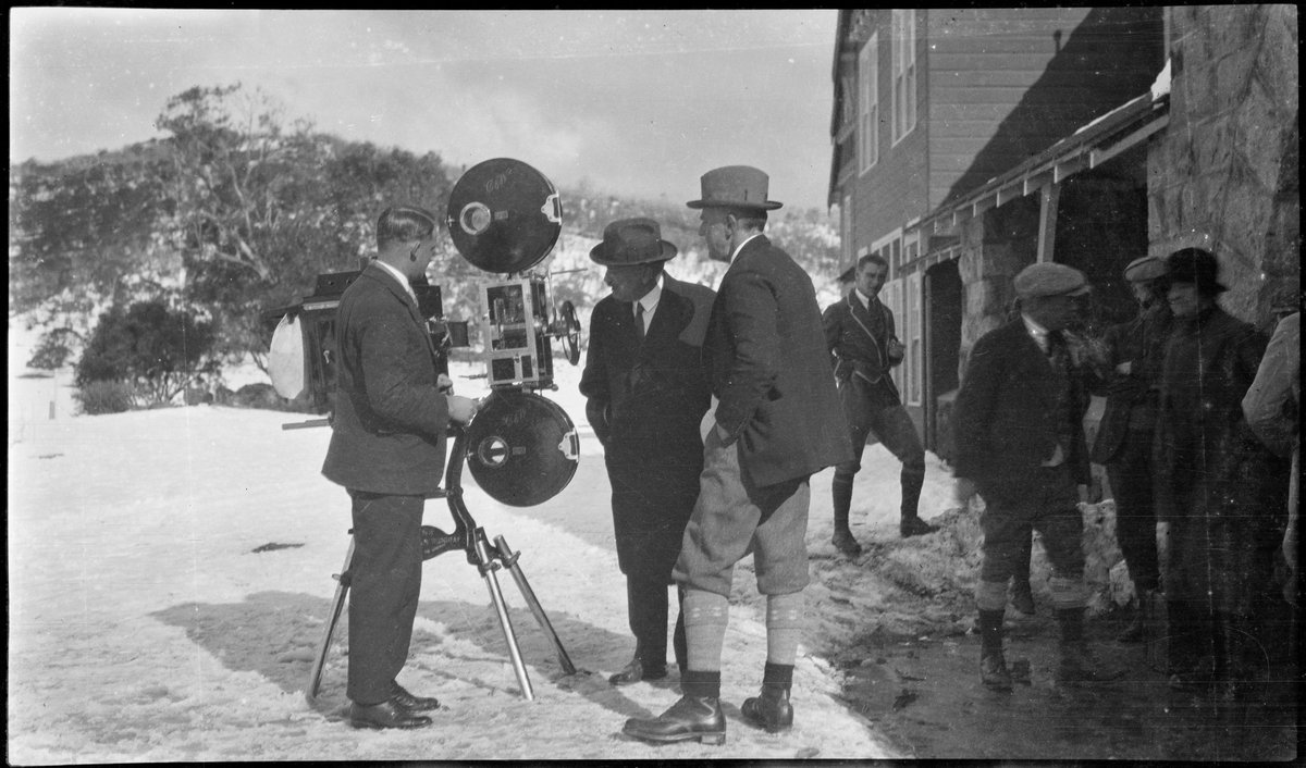 nswdphi's tweet photo. These scenes from #Kosciuszko National Park back in 1925 have us dreaming of a trip to the snow. Have you made it out to the #AussieAlps this snow season? #FBF 📷: @statelibrarynsw https://t.co/GtYPtgmckK
