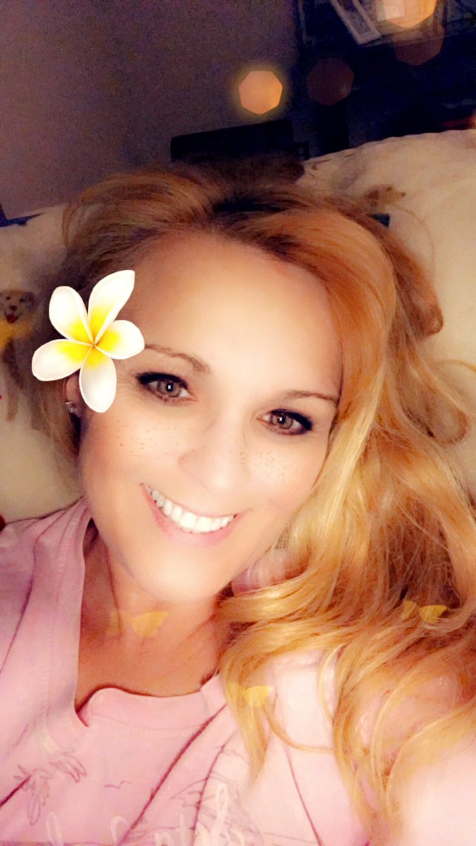 AleanaRowe's tweet photo. I need this filter everyday of my life 🌴☀️ https://t.co/uy5BzuMbQI
