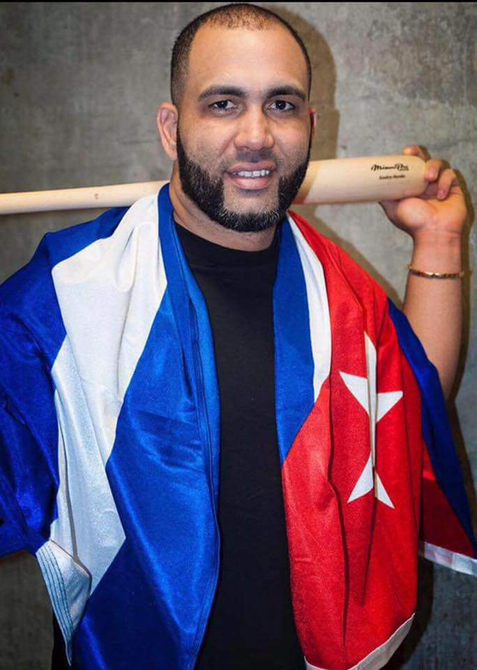 Jerryto94's tweet photo. #orgullocubano @MaikelBarbaro @golrenier @SwingCompletoBB @mlbcuba https://t.co/Pe4c96n0Wf