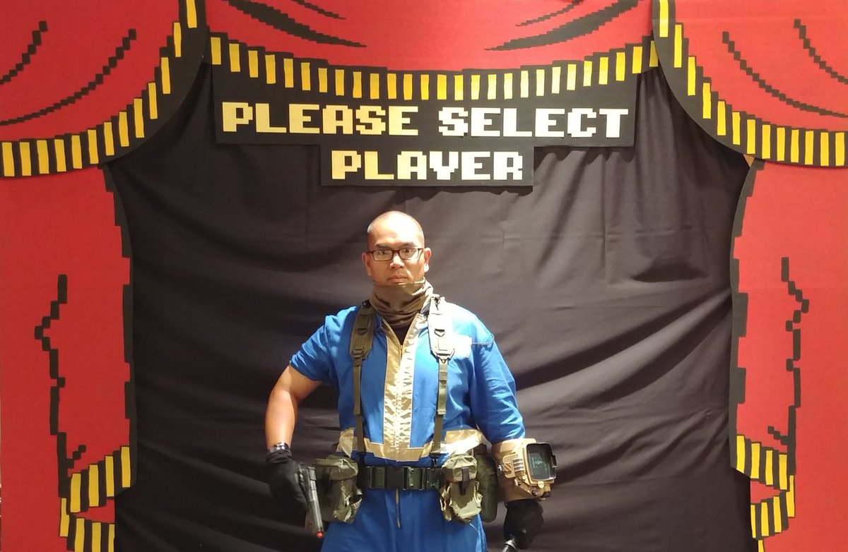 T_Money2012's tweet photo. @DeltaHCon One last pic for the road. Because war... War never changes...

#DeltaHCon2018 #DHC2018 #DeltaHCon #DHC #Fallout #Fallout4 https://t.co/tIT1CUrp3h