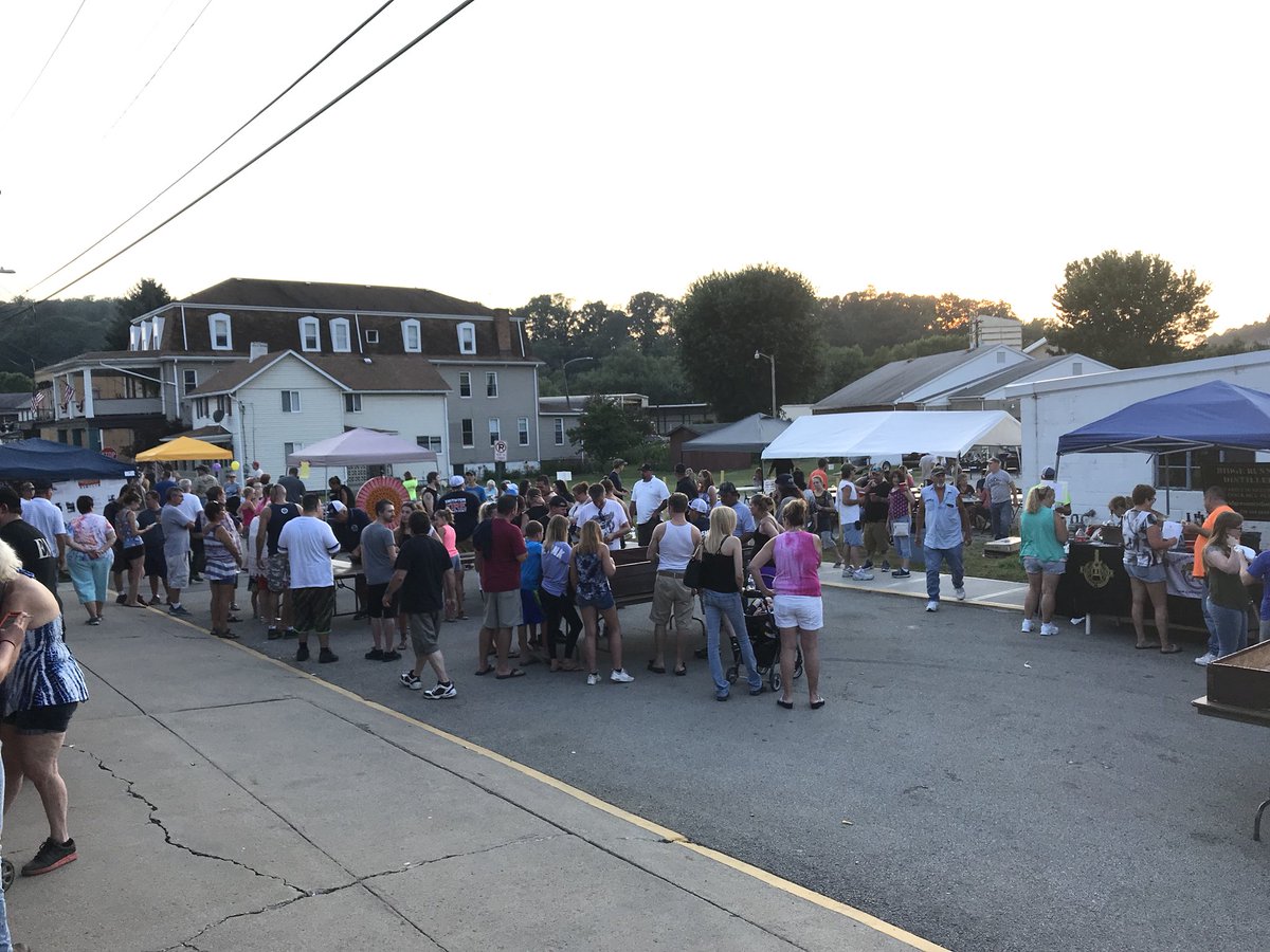 SmithtonVFD's tweet photo. Another awesome evening in @SmithtonPa!!! Thanks for the great turnout! https://t.co/fXfthKp6sX