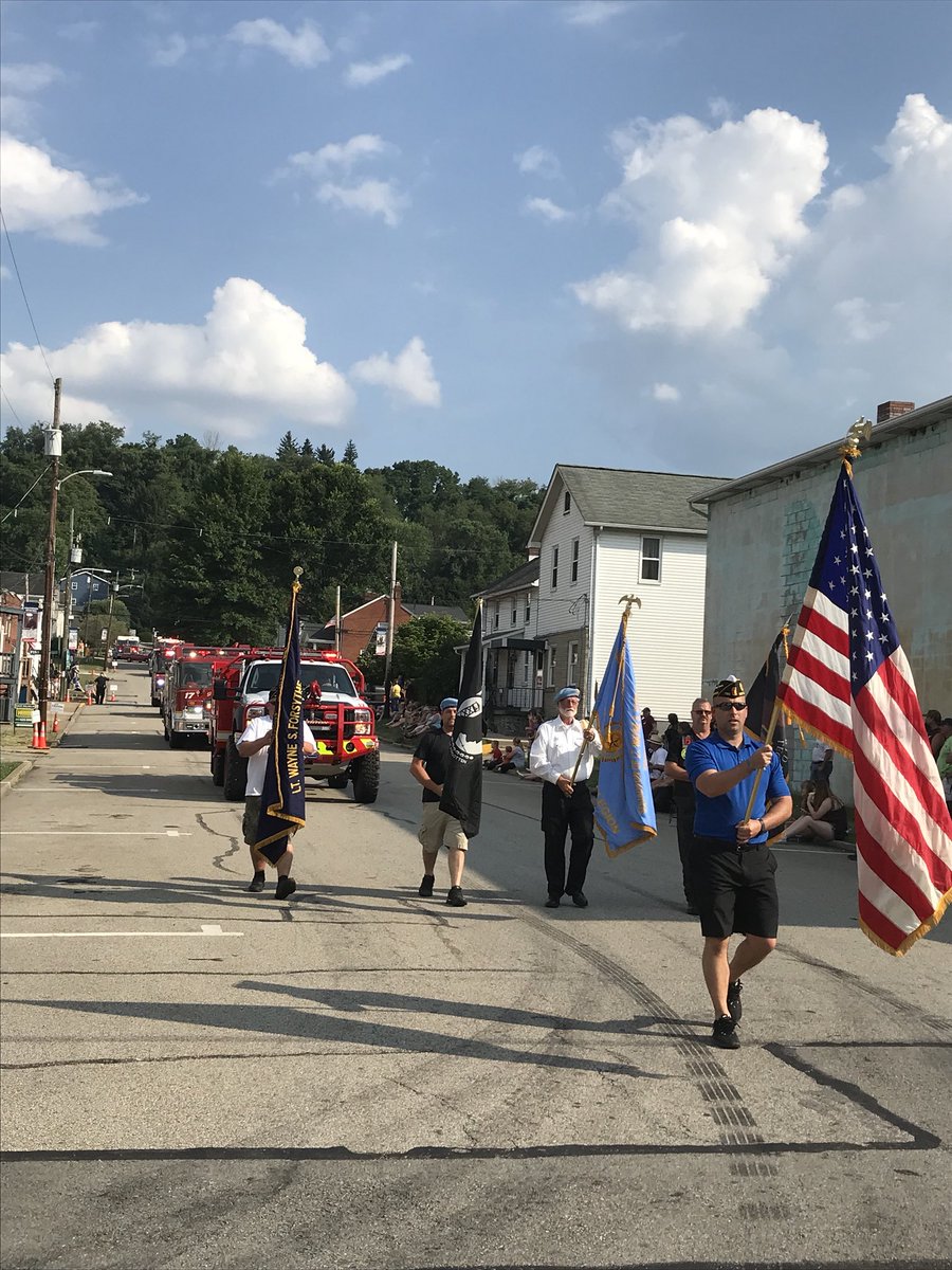 SmithtonVFD's tweet photo. Another awesome evening in @SmithtonPa!!! Thanks for the great turnout! https://t.co/fXfthKp6sX