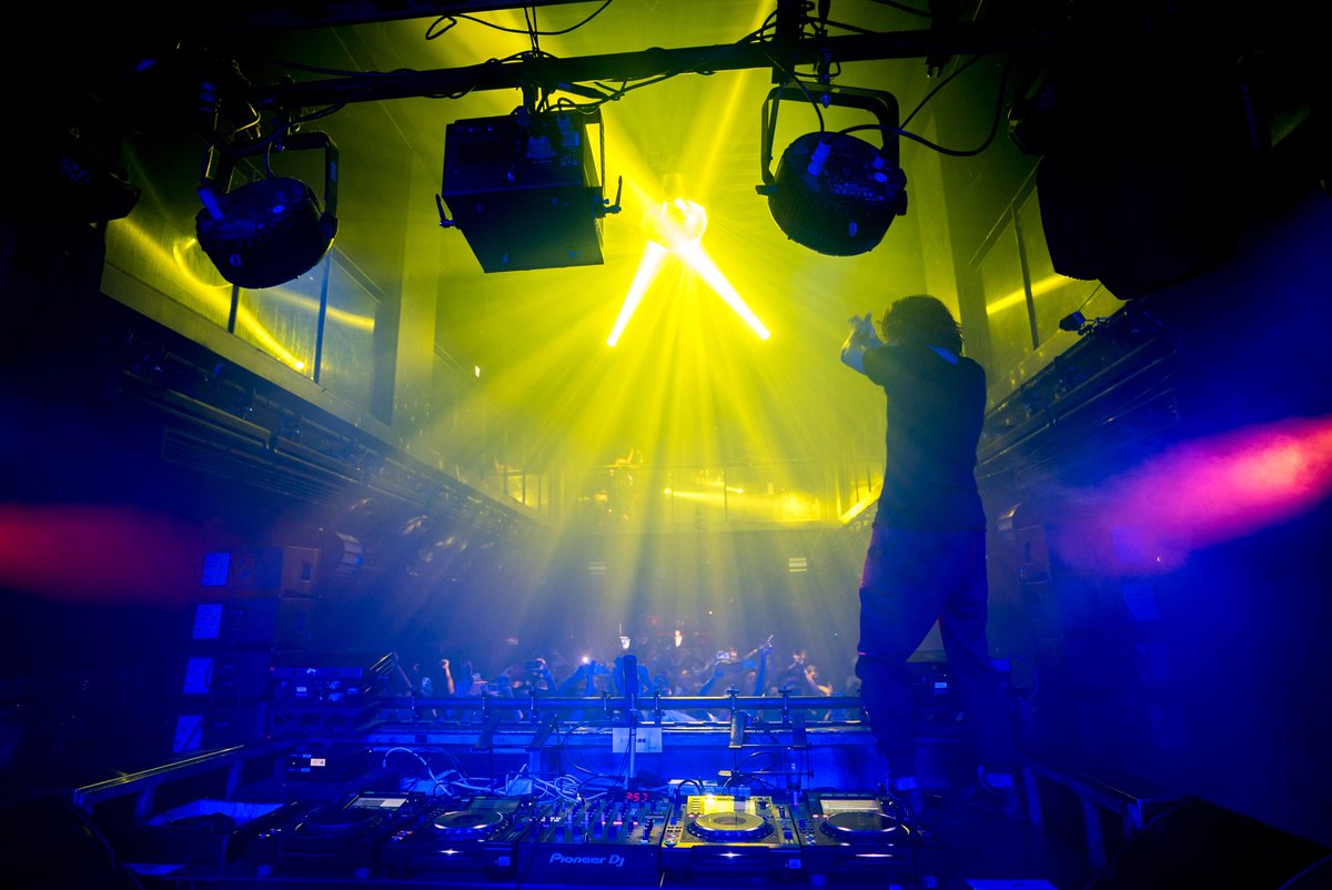 absolutemusic55's tweet photo. W/ @ShapovMusic
2018 6.29 FRIDAY
Axtone NIGHT
with Shapov & NEW_ID
@club_joule
Photo 📸 @beatgraphy
#axtone #axtonerecords #shapov #newid #futurehouse https://t.co/v2L6rS4589