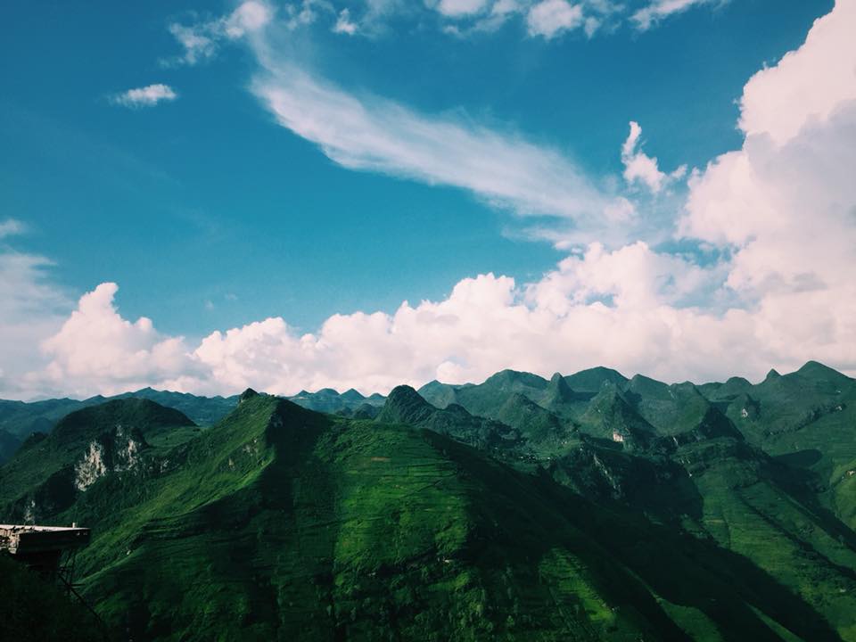 worldtransvn's tweet photo. Wake up in these faraway places 🌤️☘️☘️
#wakeupinfarawayplace #hagiang #Vietnam #travel #travelblogger #niceview #rainbow #peace #peaceplace #ilovevietnam #moutain #aroundtheworld #worldtrans https://t.co/yaLvrWw4WP