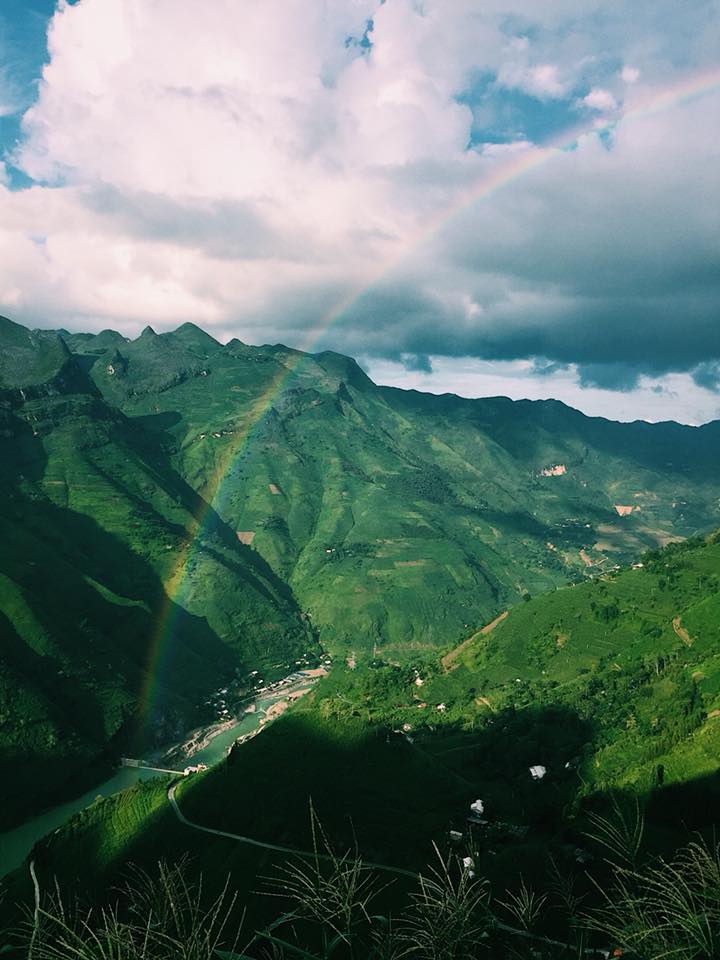 worldtransvn's tweet photo. Wake up in these faraway places 🌤️☘️☘️
#wakeupinfarawayplace #hagiang #Vietnam #travel #travelblogger #niceview #rainbow #peace #peaceplace #ilovevietnam #moutain #aroundtheworld #worldtrans https://t.co/yaLvrWw4WP