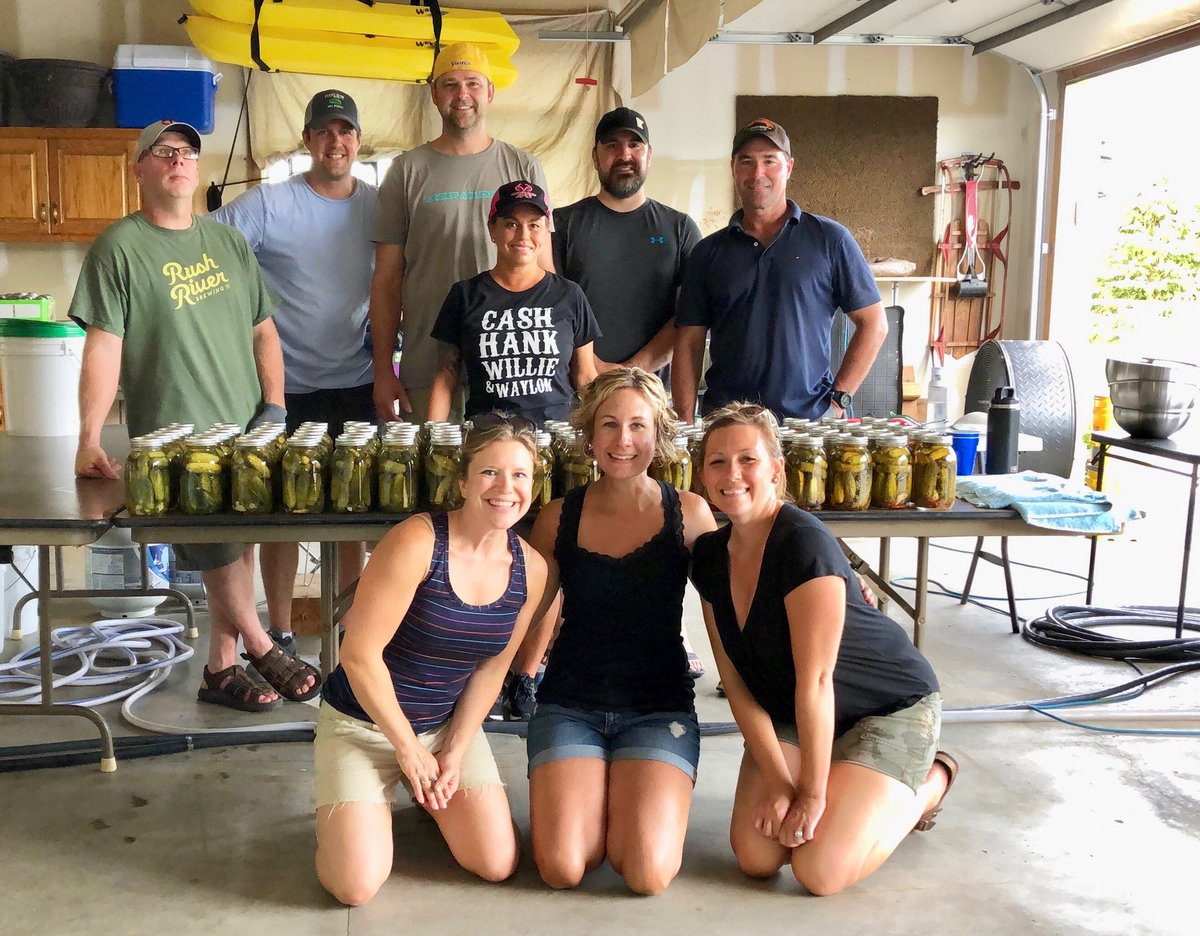 PuckerUpPickles's tweet photo. An awesome day 2 of #pickling today #thanks to our wonderful crew! @Fredneck49 https://t.co/mPCHTY1S7x