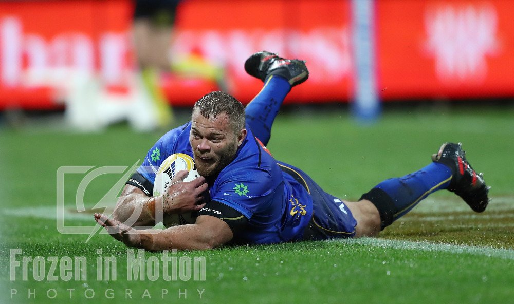 FIM_Photography's tweet photo. A great performance on a very wet night from @westernforce in the @Wsr comp against Apia Samoa. #SeaOfBlue #EmbracetheRevolution #BeTheForce #FORvAPI #WorldSeriesRugby https://t.co/9wgi3F90rJ