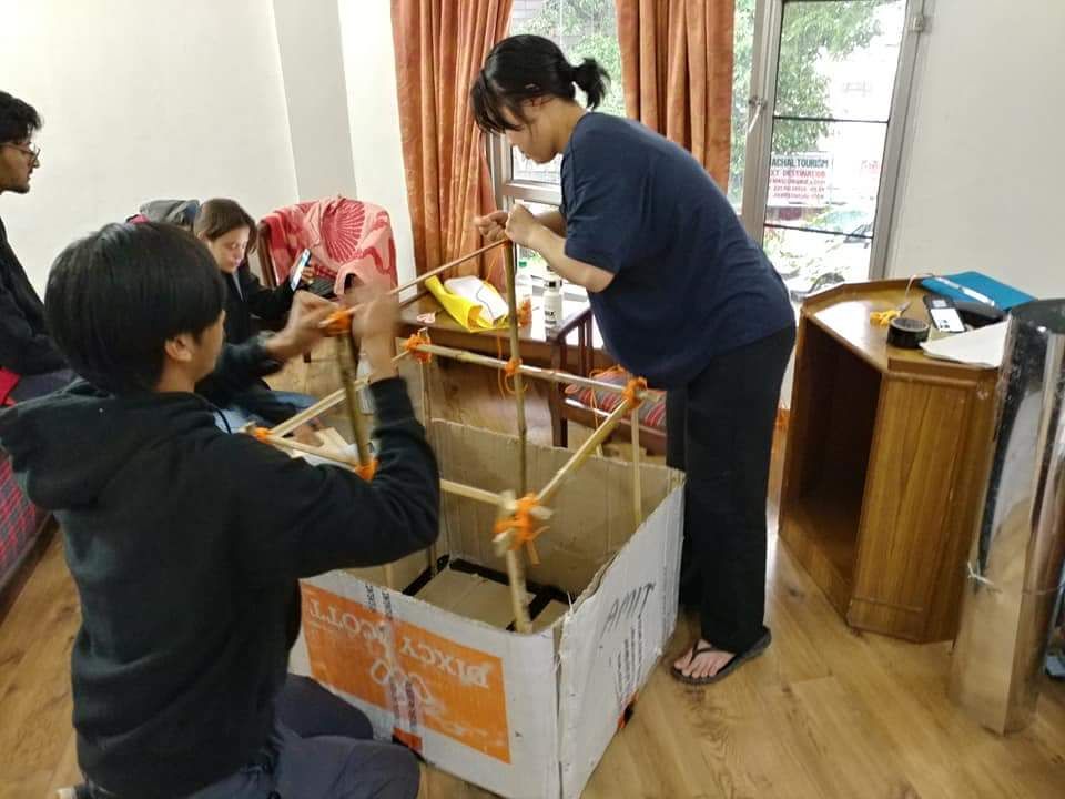 artisanhivee's tweet photo. Idea generation, prototyping and communication of ideas to community. 
#HumanCenteredDesign
#EngineersWithoutBorders https://t.co/N3ncGKyZT1