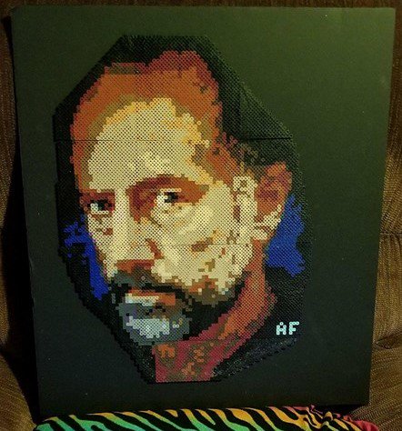 AprilFrench40's tweet image. Finally had a day without too much anxiety (lol) and got to the ups store to mail this to @xanderberkeley . hopefully when he sees it in person he will love it even more than he already does! @TheWalkingDead @twdfamily heres the pic i used as a guide and the finished portrait.