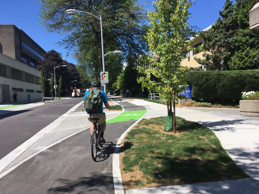 RStraatsma's tweet photo. Short trip to Vancouver. Had a look at new bike lane design on 10th, Arbutus &amp; seawall. More good work by @CityofVancouver https://t.co/9pfnMPVAJT
