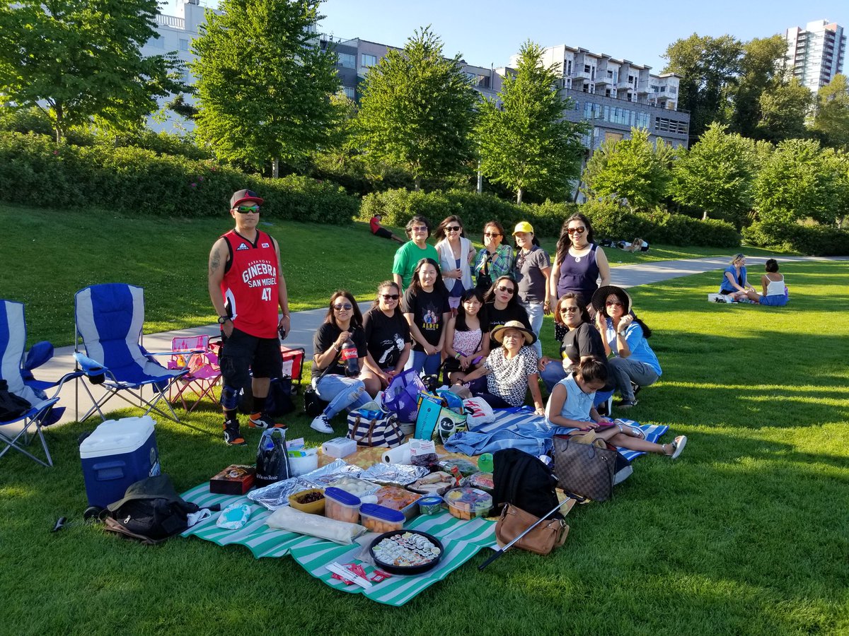 ConnieV17's tweet photo. Bonding with ALDUB friends TEAM VANCOUVER

#ALDUB3Years 
Celebrating3years withADN https://t.co/KDyXregvXs