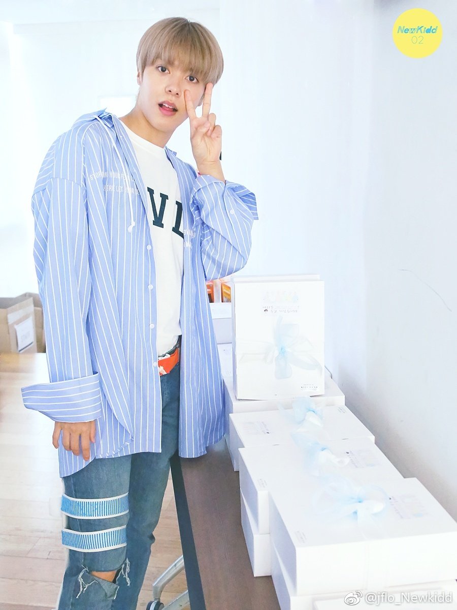 JiHanSolBarCN's tweet photo. 여러분, 감사합니다❤
@InMySOL_ @Hansol_TW 
한솔아 사랑해요😘🍓
#뉴키드 #Newkidd #지한솔 #Jihansol https://t.co/EXw2d4RZd8
