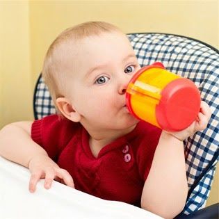 How to wean from breast, bottle, or formula. #feedingbaby #baby buff.ly/2KWZsez
