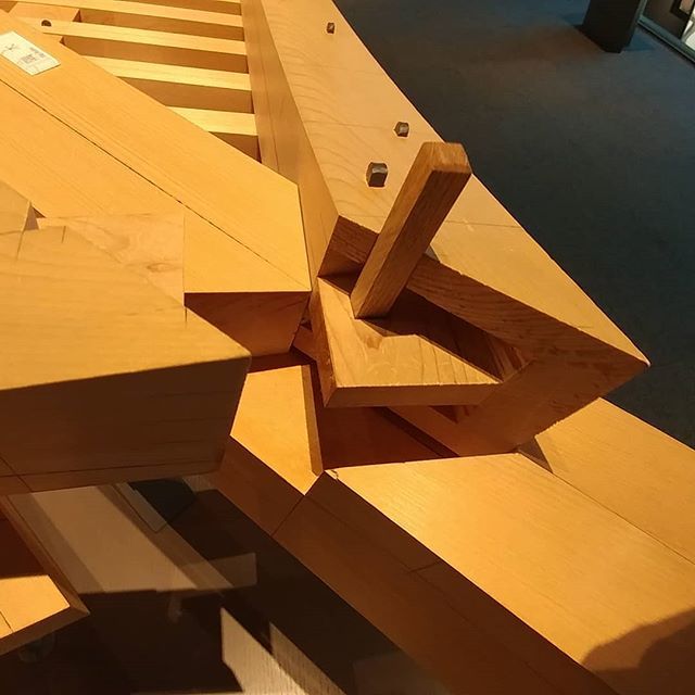 jasonrobertfox's tweet photo. One of the more insane exhibits at the Takenaka Carpentry Museum. The curves and joinery in this roof corner is an inspiration. #takenaka #kobe #japanesejoinery #japan #nsbdoesjapan #carpentry #japanesecarpentry https://t.co/DGWnapSaPc