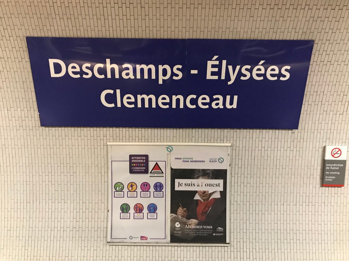 Ligne13_RATP's tweet photo. [#MerciLesBleus] Deschamps Elysées - Clémenceau : la #RATP célèbre l’@equipedefrance sur son réseau. 6 nouvelles stations de métro en l'honneur des Bleus ⭐️⭐️ #ChampionsDuMonde !   #FiersdetreBleus
https://t.co/pHcv8ZGZux https://t.co/IMet0W5Ech
