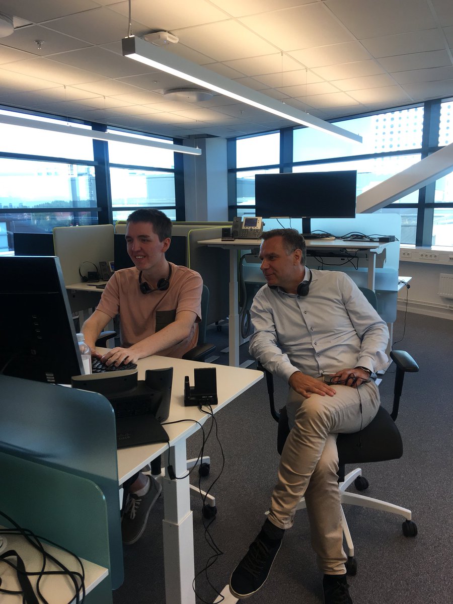 Idag hänger <a href="/TeliaSverige/">Telia Sverige</a> :s VD @andersxolsson med Nicholas, en av våra stjärnor på kundtjänsten och lyssnar på inkommande samtal