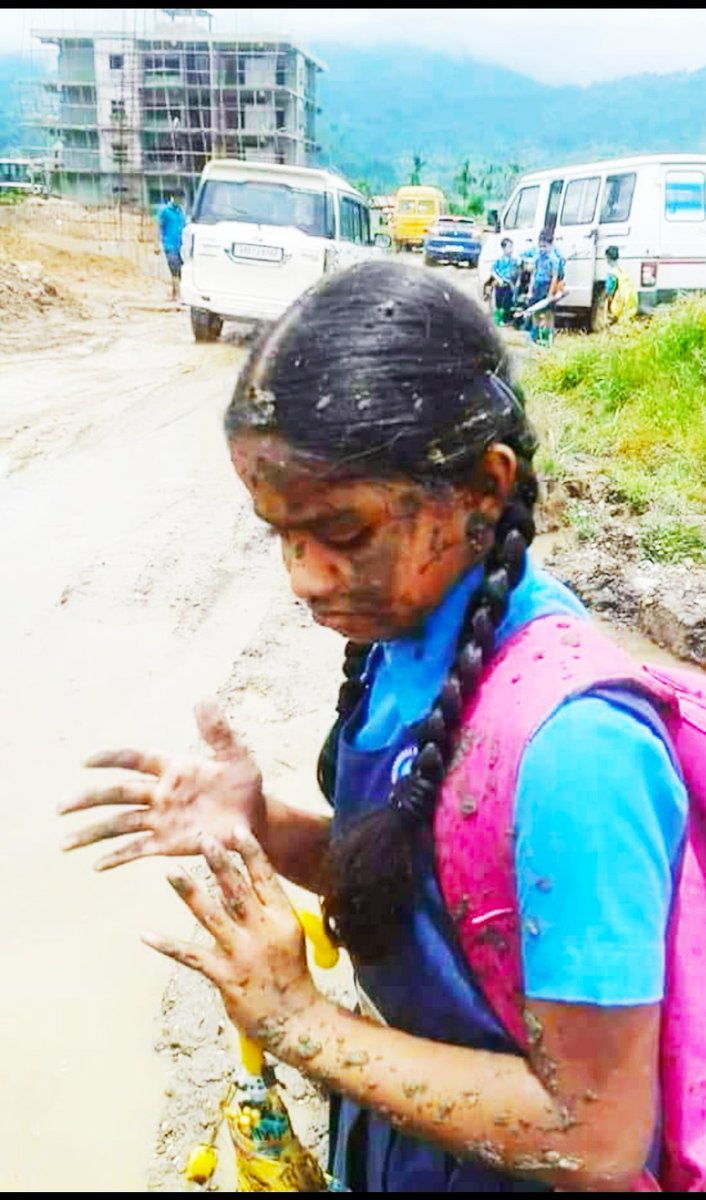 MyGeorgeApp's tweet photo. RT @deependra_2: चार पहिया वाहन चलाते समय आपकी जरा सी लापरवाही किसी के लिए मुश्किल भी बन सकती है,
कृपया सावधानी से वाहन चलाएं ।
"सावधानी चाल-सुरक्षित सब"
@MORTHIndia @Uppolice @UpPolicemitra @Dial100_MP #RoadSafety #roadsafetychallenge #uppolice #MPPOLI… https://t.co/NDCS3xJWaS