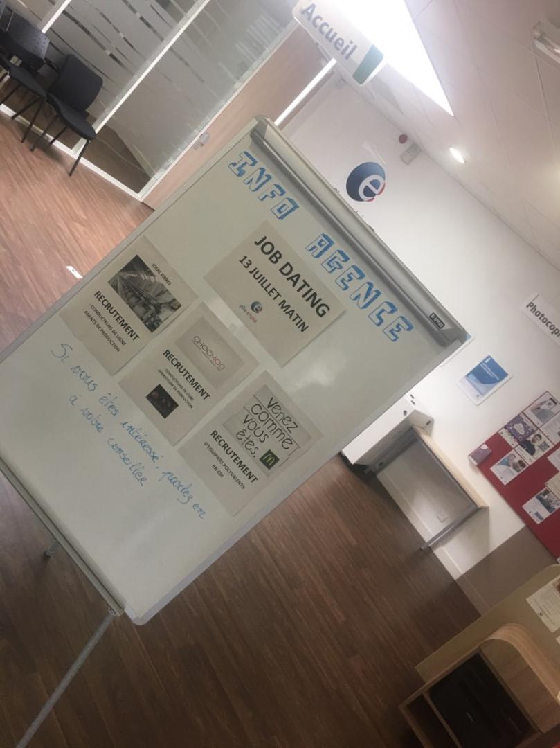 SylvieMaeseele's tweet photo. #AvecPoleEmploi #Halluin; les opportunités d'emploi sur la Vallée de la Lys se multiplient! Pour preuve, la présence ce vendredi 13 juillet, dans nos locaux, de #McDonalds Halluin, #Chocmod Roncq et #Idéal fibres Comines! https://t.co/70qY2JfByx