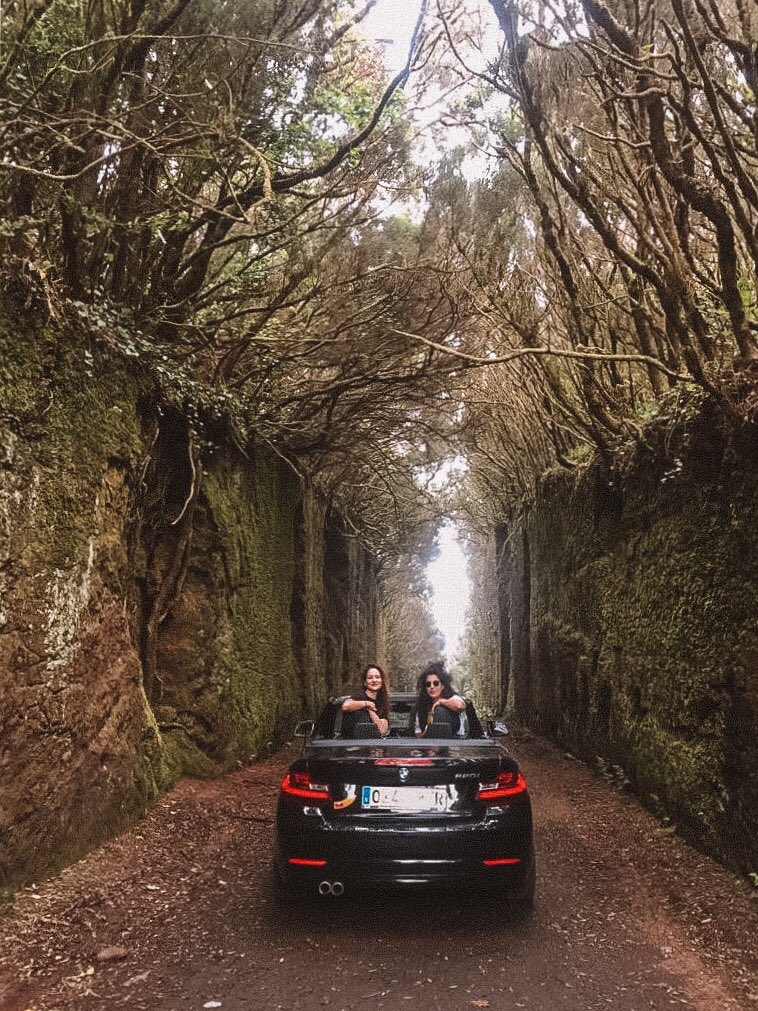Vaya experiencia chula viví este finde junto a <a href="/andurriante/">Andurriante 🎈</a> y <a href="/unmundopara3/">Un Mundo Para 3</a> Nos recorrimos la isla con este cochazo y ha sido una experiencia irreSIXTible. ¿Repetimos? ❤️ <a href="/sixtespana/">SIXT España</a> #TenerifeIrreSixtible