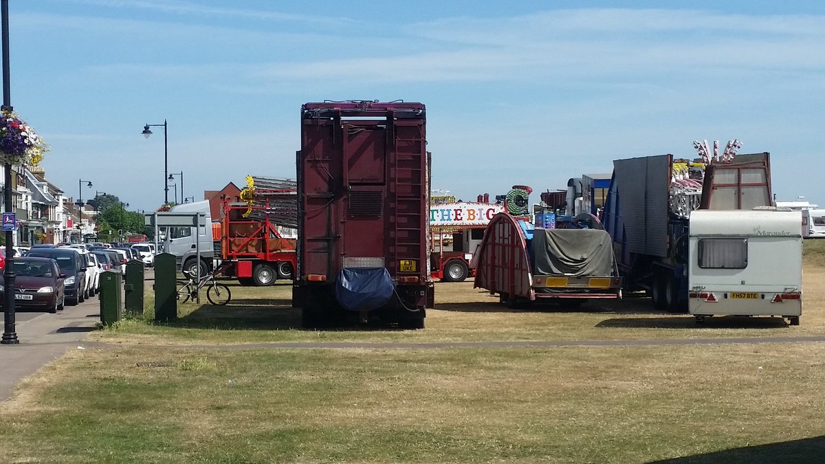 DealBeach tweet media