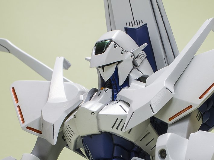 完成品2個目。WAVEの1/144ジュノーン初期型です。 今でも頭と顔の