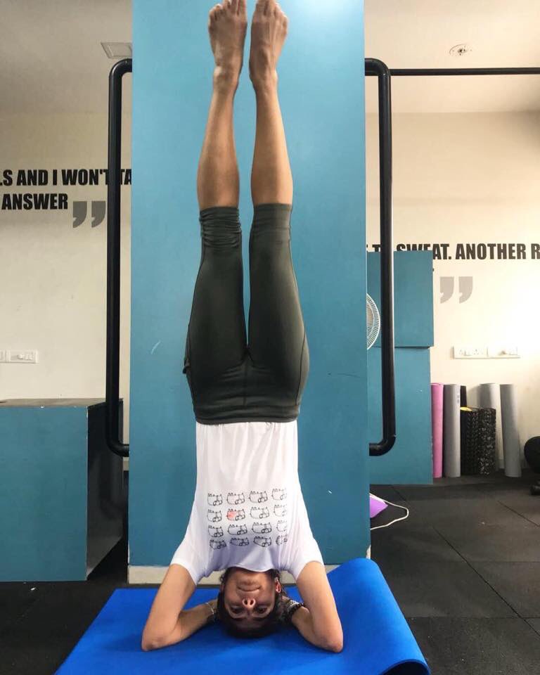 Get fit with Āto: 
Coach Mishti Khatri and her “Elee-ey-phaant” doing the #headstand and viewing the world upside down 👀 🌍 🐘

#HumFitTohIndiaFit #FitIndia #FitIndiaMovement #gym #gymmotivation #yoga #calm #patience