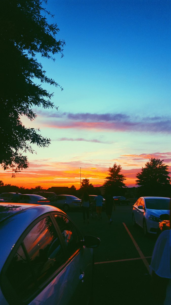 andimxa's tweet photo. sunsets are poetics, romantics and cat vomit colors /// https://t.co/ejcpjf39K6