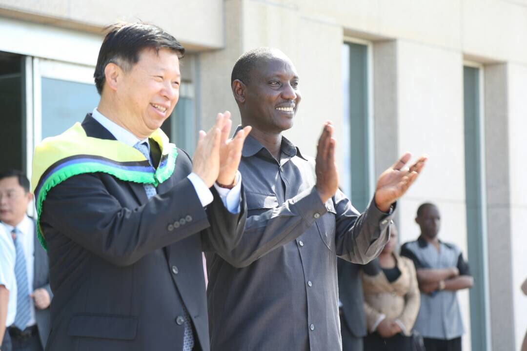 ccm_tanzania's tweet photo. Ndg. Bashiru Ally Katibu Mkuu wa Chama Cha Mapinduzi amepokea ujumbe kutoka Chama cha Kikomunisti cha China (CPC) ukiongozwa na Komredi Song Tao Waziri wa Mambo ya Nje wa CPC.

Ujumbe huo upo nchini kwa ajili ya kushiriki Mkutano wa Kidunia wa Vyama vya Siasa, tarehe 17-18 Julai. https://t.co/Dq7aBFlVdF