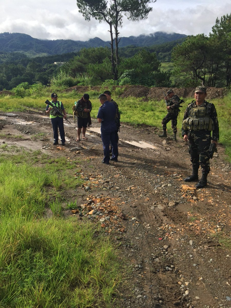 PNPBauko1's tweet photo. #PNP PATROL Plan 2030
"Brotherhood is the very price and condition of a man's survival"-Carlos P. Romulo
#securityand assistance at Bauko Central School ground, Poblacion, Bauko, Mountain Province during the airlift of our comrade from 81 IB, 7ID, PA operating troops to La Union https://t.co/7EZkjiC5EK