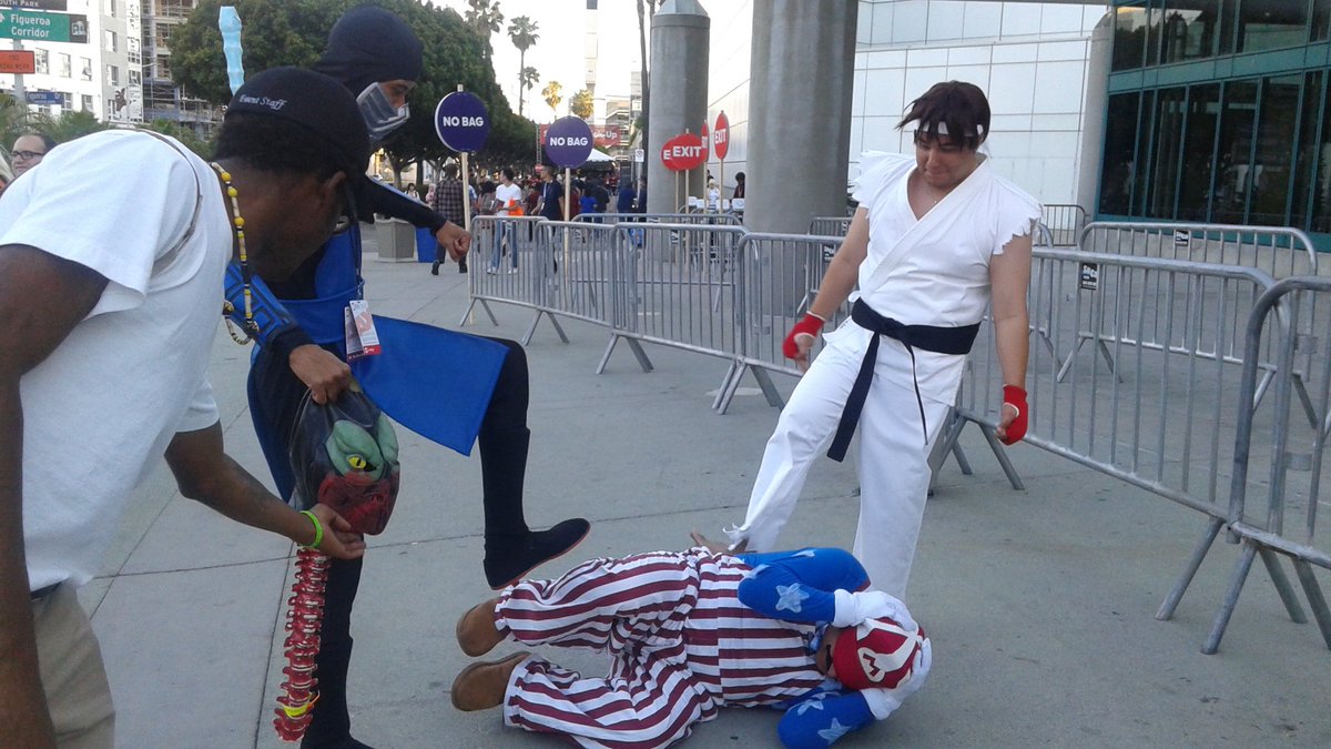 dogemario12's tweet photo. When you tell #fgc that #SmashBros is a fighting game
#AnimeExpo2018 https://t.co/qo4It1BUQT