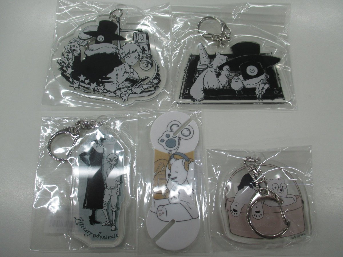 アニメイト仙台 グラッテ仙台 元気に開店中 Pa Twitter グッズ情報 はらぺこ商店 アニメイト オリジナルグッズ絶賛販売中みや アパレル商品以外にもお洒落なアクリルキーホルダーや 普段使いにピッタリなパスケースやイヤホンホルダーなどなど各種