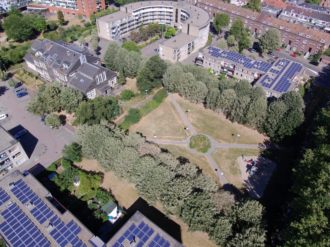 Kijk nou!
Twee #buurtstroom projecten gebroederlijk naast elkaar!
⁦<a href="/TeamBuurtstroom/">Buurtstroom</a>⁩