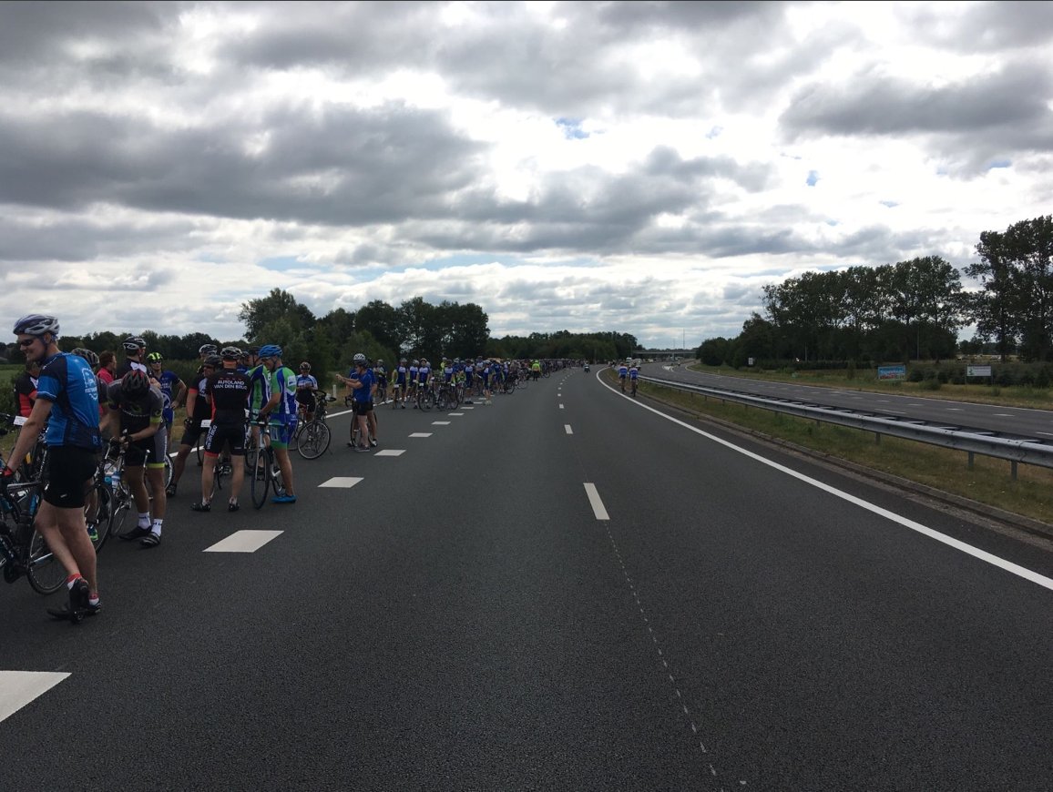 CLAFIS's tweet photo. Trots op onze collega’s die afgelopen zaterdag de @elfwegentocht fietsten! #elfwegentocht #waldwei #duurzaam #fietsen https://t.co/l2yvJ4Tjur