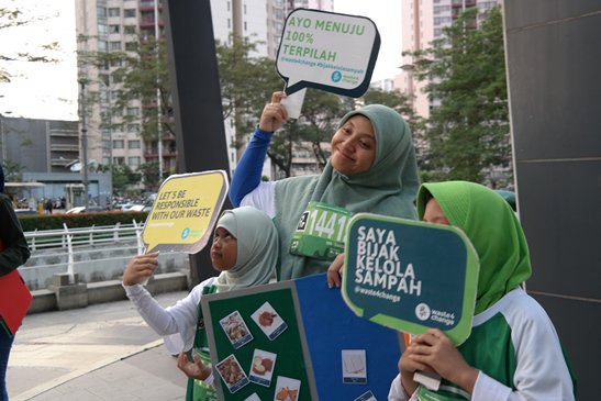 Waste4Change tweet media
