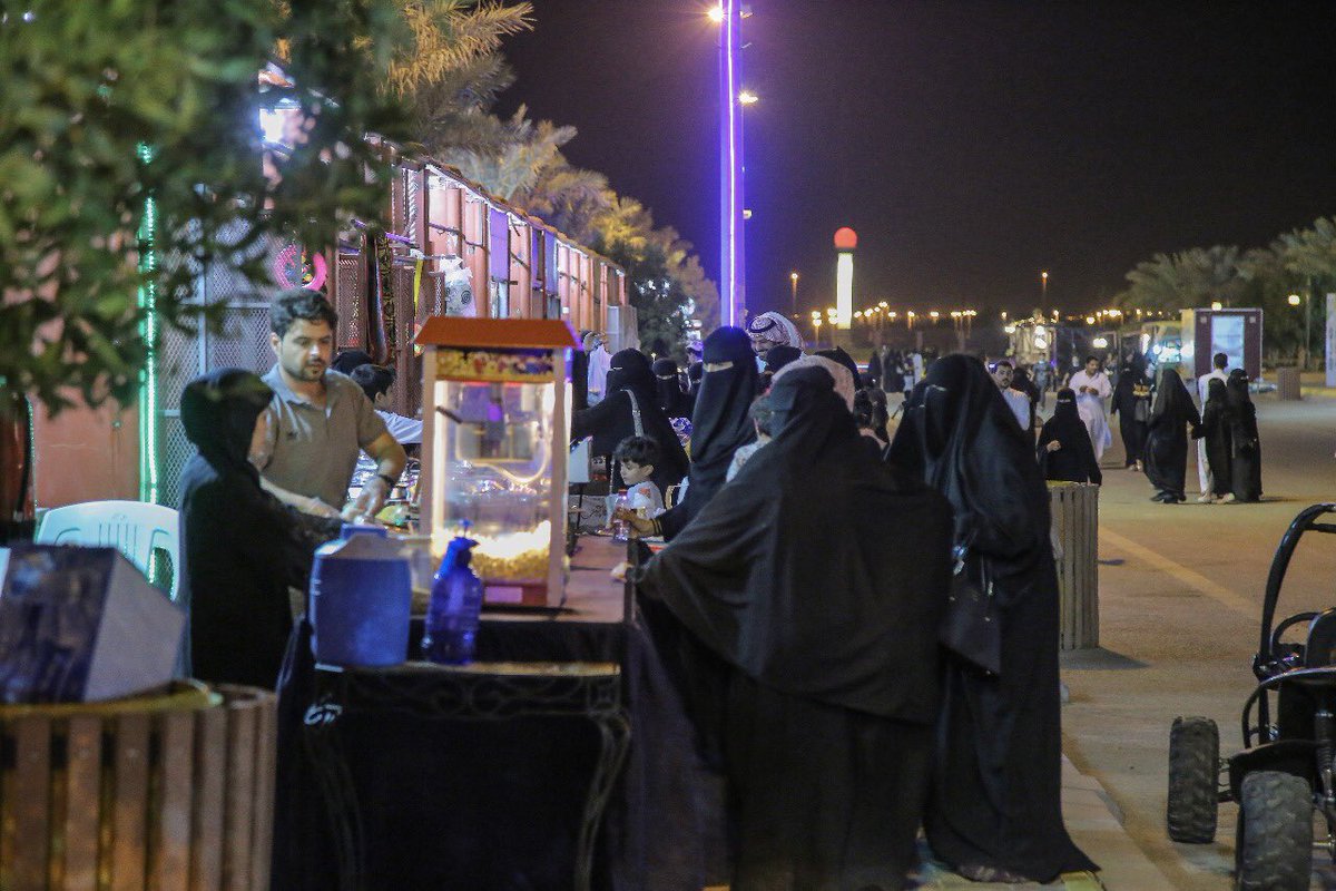 66ia6's tweet photo. تفتح حديقة الأمير فيصل بن بندر أبوابها للزوار يوميا من الساعة السابعة حتى الثانية ليلاً في #مهرجان_صيف_الرس https://t.co/erUxdVJO44