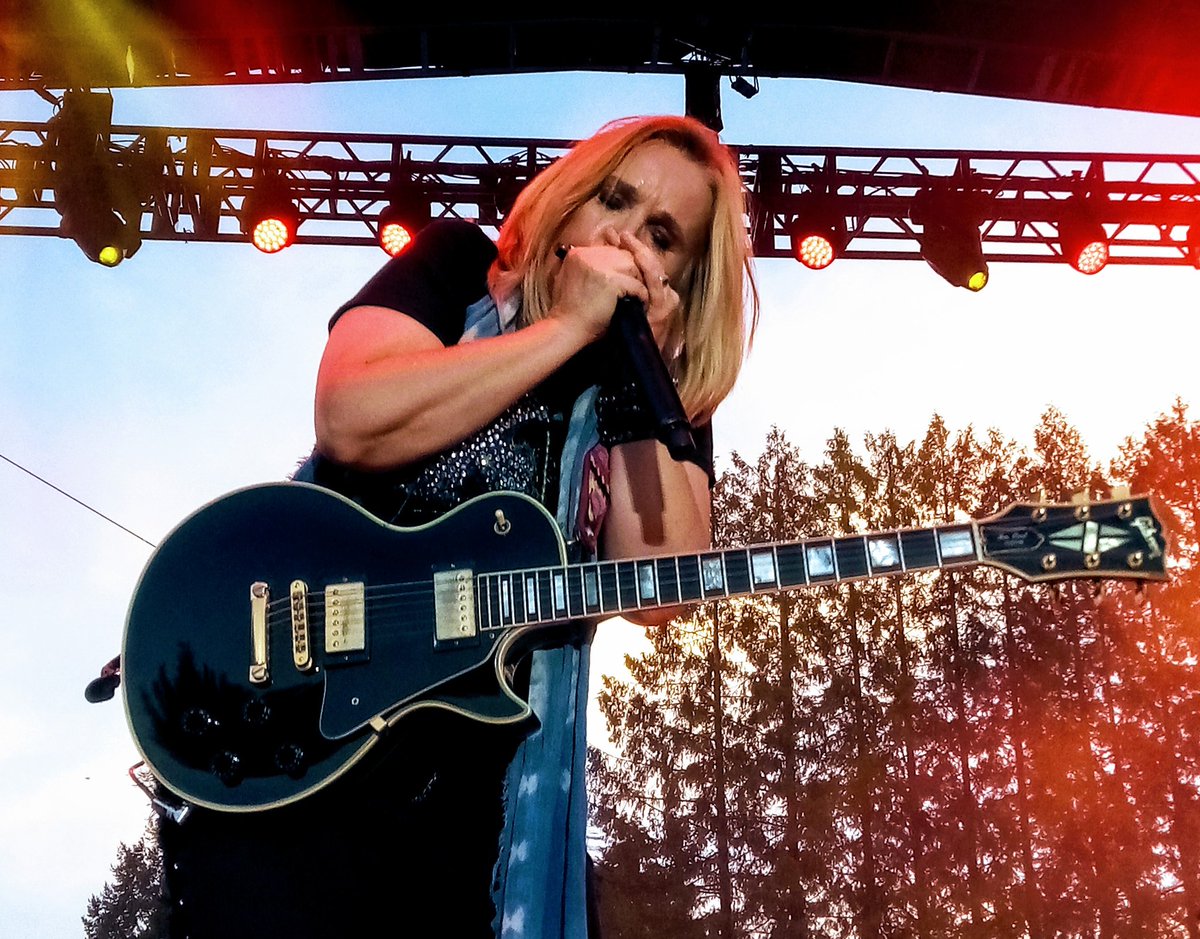 JayRedmond57's tweet photo. @metheridge You killed it at the Oregon Zoo tonight! You music is therapy for my soul. I am so excited to see you again later this week! Thank you for your infectious energy.  #TheRockShow #MusicTherapy #BadAssRocker #MEIN #EtheridgeNation https://t.co/Y4JQReyJsW