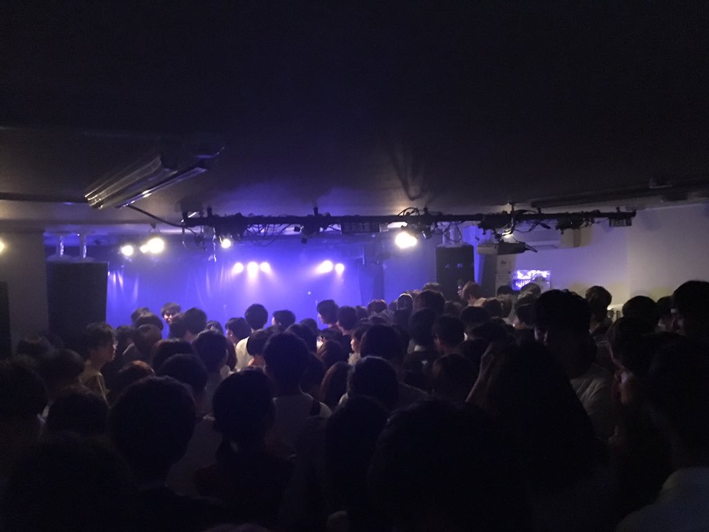 inuhamo_clef's tweet photo. 昨日は おとのわ、こえのわ。＊80 『Blooming』に出演させていただきました！🐶

110人を超える大勢のお客さんが来たり、シューベルトの孫さんや関東を始め全国各地のバンドと対バンできてとても楽しかったです！

東京遠征も楽しめました😆
ありがとうございました！

#おとのわ
#犬ハモ
#RAGFAIR https://t.co/1G3S9adRsW