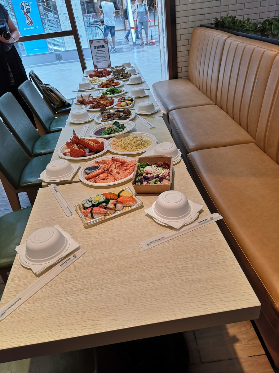 SKutulakos's tweet photo. Canadian lobster and much more at JD's 7Fresh supermarket. They will cook it for you right onsite (eat in or have it delivered home). #chinaconsumer @Canada_China https://t.co/3SscdykUir
