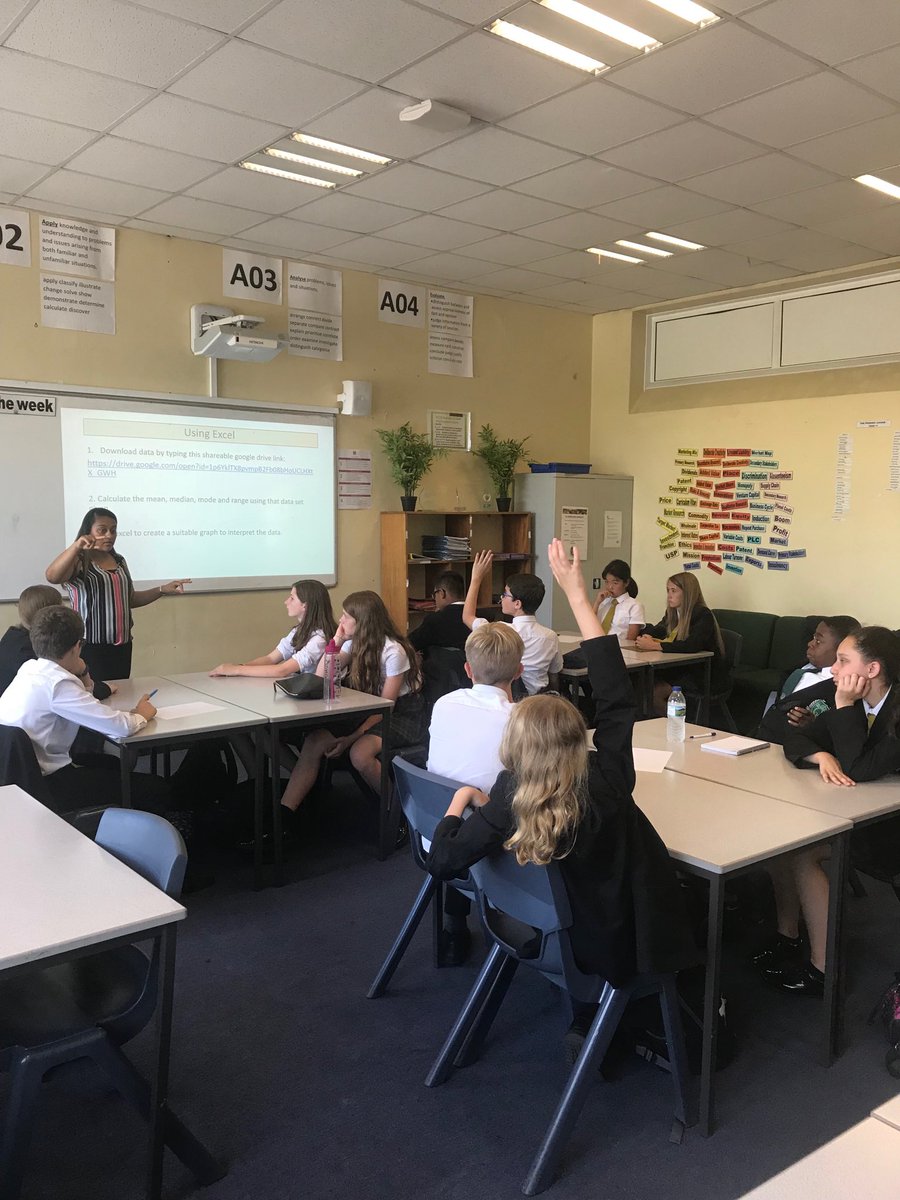 QueensSch_PE's tweet photo. Mathematics and technology @QueensSch #STEMDAY2018 https://t.co/VjftrygAoS