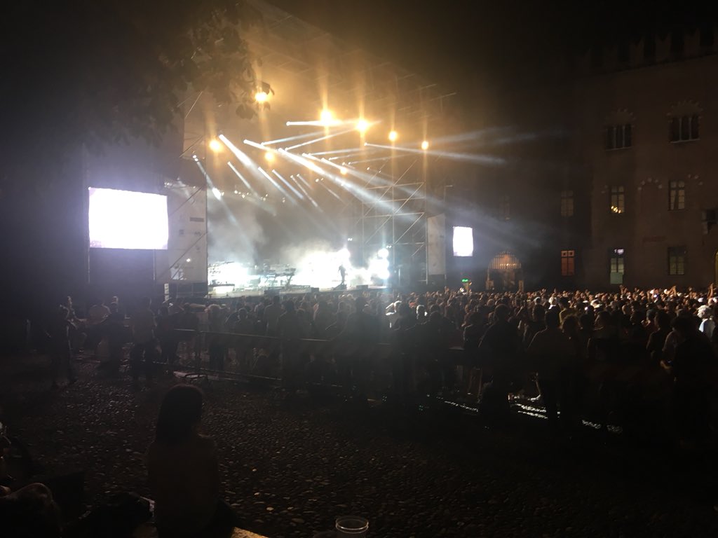 MarthaBissmann's tweet image. #MassiveAttack &amp;amp; #Coldcut r the 2 bands that inspired me the most in becoming a politician. 20yrs of political art &amp;amp; actions change making my life. That’s what I told Massive’s Daddy G after their show in #Mantova. Humble, thankful. Precious friendship🎶🗣. #UK #TripHop #Bristol
